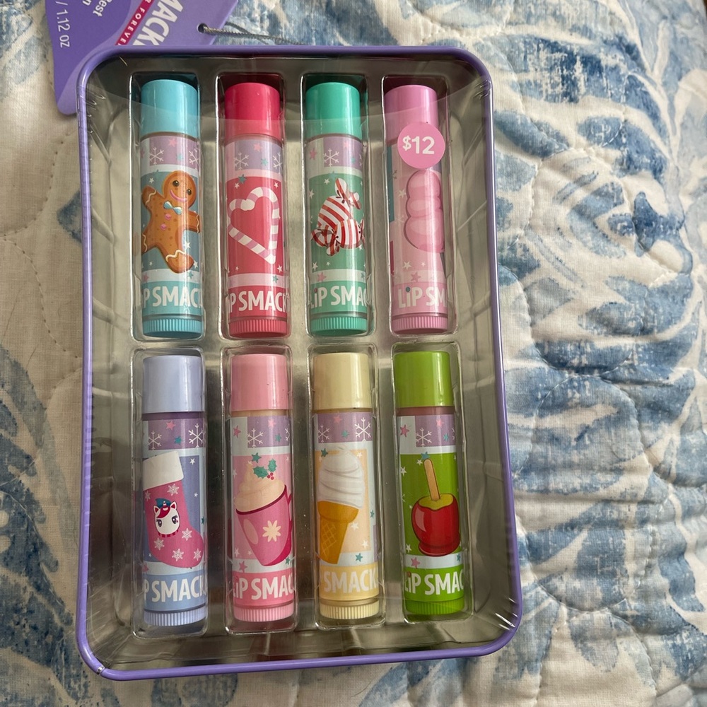 Winter themed flavors lipsmacker tin set. Great for Christmas gifts,stockings